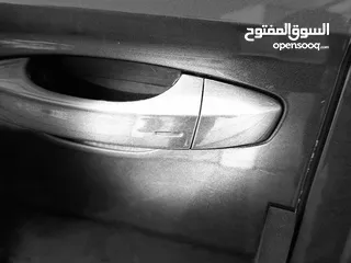  9 سيات ليون اكسلنس ابيض وفيراني