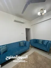  3 كراسي انيقة للبيع