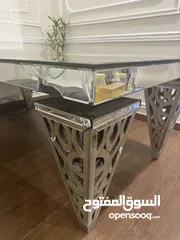  4 طاولة كبيرة للبيع