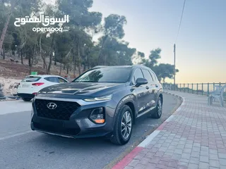  1 هونداي سانتفيه بكامل الاناقه والفخامه