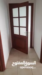  3 شقه في الشميساني للإيجار 170م طابق أول