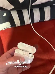  2 airpods pro 1 بحاله ممتازه فرده وحده