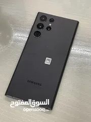  1 S22 Ultra 5G لزقات الشركة عليه