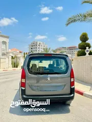  4 بيجو ريفتر 2022 فل اضافات  سعر مميز ع الكاش