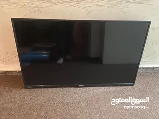  1 شاشة تلفاز جين ال جولد و شاشة شارب ال سي دي