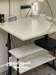  1 مكتب بيرفع و بينزل قابل للتعديل  و بنزل طول 80 وعمقو 60  مستعمل 5 شهور