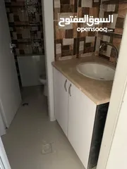  3 مكتبين جنب بعض 61 و 53 منر