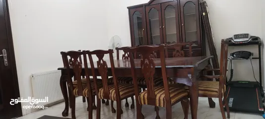  3 طاولة سفرة مع فضية  للبيع