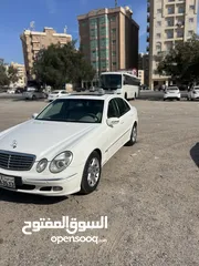  2 للبيع سياره مرسيدس موديل 2005 E240 عداد 282 الف شرط الفحص جير مكينه شاصي البدي قطعتين