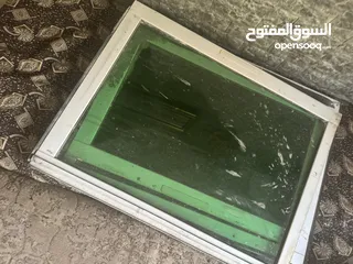  3 شبابيك الألمنيوم + أبواب خشب للبيع بحال الوكاله