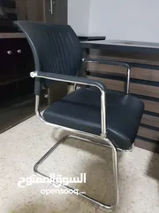  11 اثاث مكتب ضخم للبيع بسعر مميز