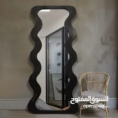 4 خلي كل نظرة بالمرآة لحظة جمال مرايا ستاند بإطار مخملي فاخر لمسة فخامة تضيفينها لأناقتك اليوم