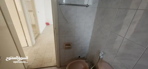  3 شقه في عماره للبيع حي عدن / جبل النصر قرب مسجد ناصر داود نصر الله