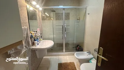  12 عقار مميز في موقع مميز شقة أرضية 245م في أجمل مناطق الرابيه بسعر مميز / ref 9551