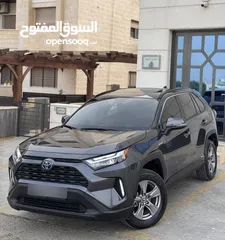  1 Toyota RAV4 XLE 2024