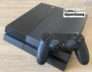  1 بلستيشن 4 معاه اليده