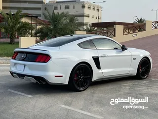  8 FORD MUSTANG  GT 5.0