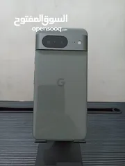  2 جهاز جوجل بيكسل 8 لون رمادي علي اخضر   Google pixel 8 with Hazel color