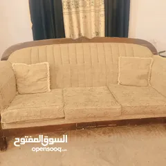  3 كنب 7 مقاعد لون بيج خشب زان مع مخدات كورنرات