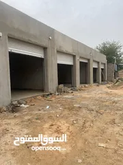  2 3 قراجات مشروع الهضبة بالقرب من مسجد التوحيد