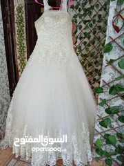  4 فستان زفاف بدون طرحه للبيع