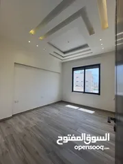  4 تشطيب ملوكي مع تدفئة تحت البلاط في طريق المطار خلف المدارس العالمية