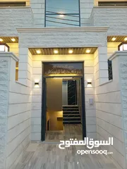  6 شقق فاخرة للبيع في أبو نصير من المالك مباشرة (  مساحة 85 م2 ، 105 م2 ، 157 م2  )