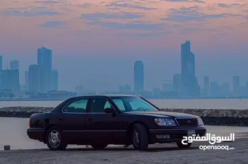  2 Lexus LS400 2000model