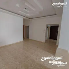  7 شقة للايجار في مشروع الهضبة شارع الخلاطات بالقرب من مسجد دار الهجرة