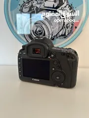  3 كاميرا Canon 5d iv مستعمله بحال الوكاله تماما للبيع