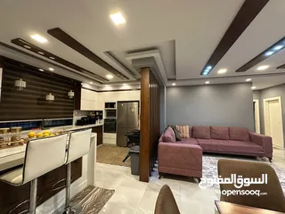  8 شقه قدس للبيع بسبب السفر