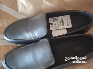  2 حذاء جلد طبيعي 100٪ عدد 2 للبيع .