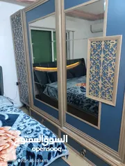  7 غرفة نوم ماستر .. تخت .. وتسريحة .. وخزانه .. كومودينات ثنتين