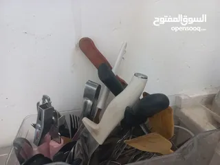  18 اغراض مطعم توست للبيع كامله