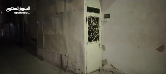  9 بيت للبيع. 3 شقه