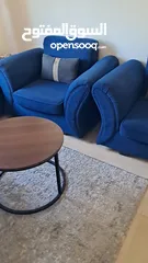  4 طقم كنب مستعمل لون ازرق عدد المقاعد 7