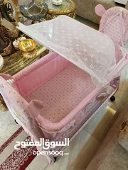  1 سرير اطفال هزاز جديد لم يستعمل
