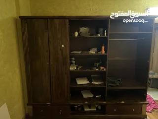  1 خزانة مستعملة للبيع