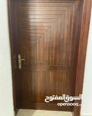  1 2 باب خشب مع الإطارات للبيع ب220 دينار