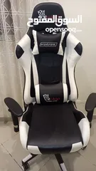  1 GAMING CHAIR FOR SALE