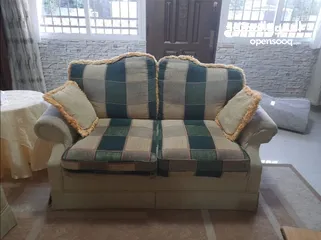  1 طقم كنب بوضع جيد 7 مقاعد البيع بسبب السفر