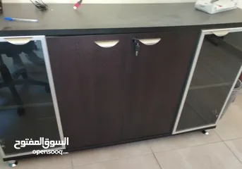  9 اثاث مكتبي للبيع