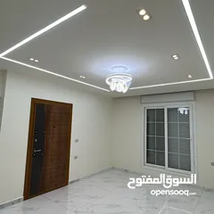  8 بيت شبه فيلا متلاصقه للبيع
