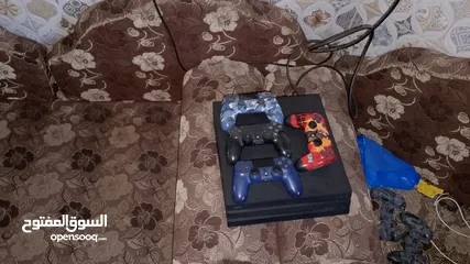 1 للبيع بلايستيشن 4 برو (1 تيرا)