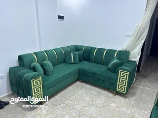  1 طقم كنب 9 مقاعد بحالة الوكالة السعر 250 دينار