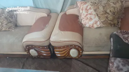  30 اثاث مستعمل مشكل وغرف نوم وكنب وخزائن وثلاجات ونثريات.وتخوت.وثريات