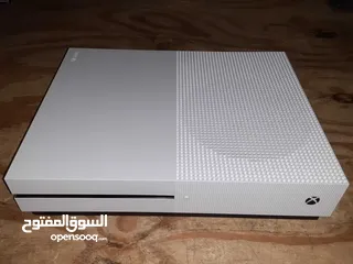  8 Xbox One S with two controllers