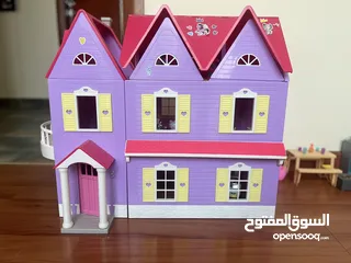  9 Selling a pre - loved dollhouse