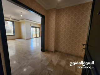  19 شقة مع روف منفصل فارغة للبيع في حي الصحابة - ref : 14580