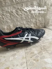  1 بوط ASICS اصلي جيد للكرة قدم